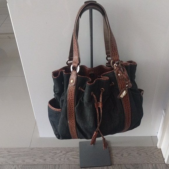 Beautiful shoulder bag by Liz Claiborne 🍀 - Picture 2 of 12